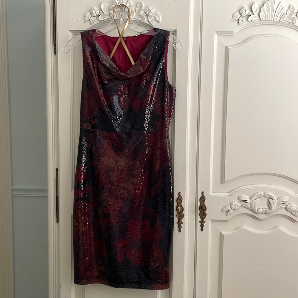 Elie Tahari dinner floral sequined dress, knee length.